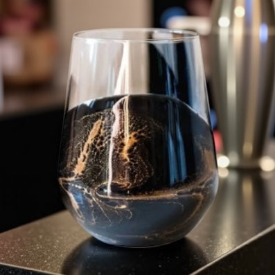 Lynn & Liana Frosted Resin Wine Glass Black Gold