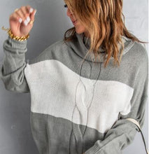 Load image into Gallery viewer, Grey Colorblock Turtleneck Loose Knitted Sweater

